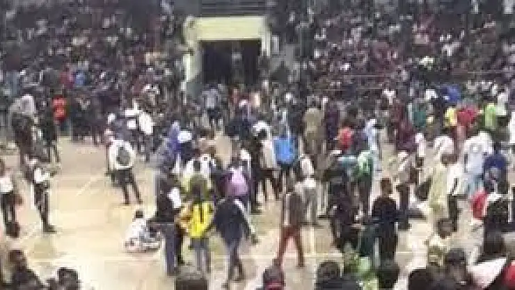 Stadyumda izdiham: 37 ölü