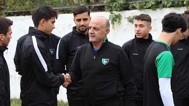 Denizlispor yeni direktörüyle ilk antrenmanına çıktı