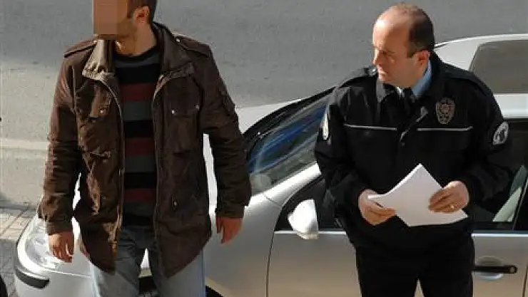 Bahşiş Almak İçinOtomobilin Önüne Atlayan Çoçuk Öldü