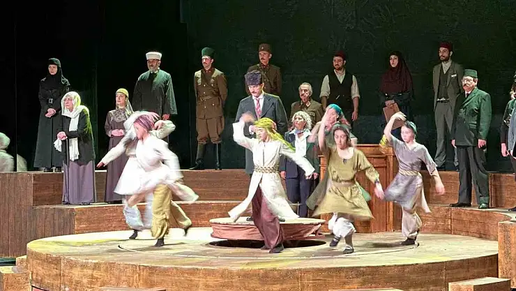 'Cumhuriyete Doğru' tiyatro oyunu Samsun'da