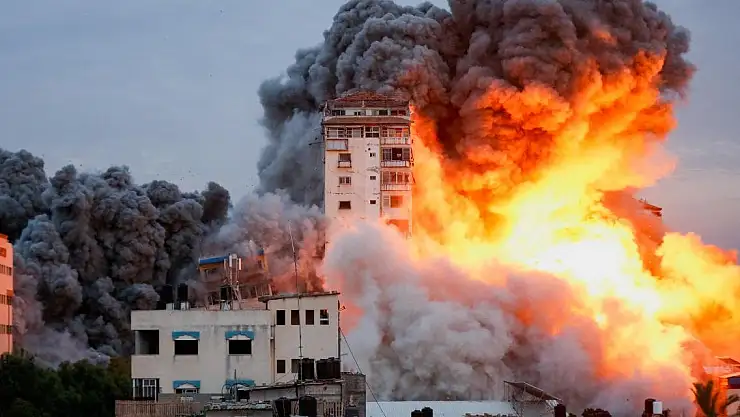 İsrail, Gazze'de 400'den fazla noktayı vurdu