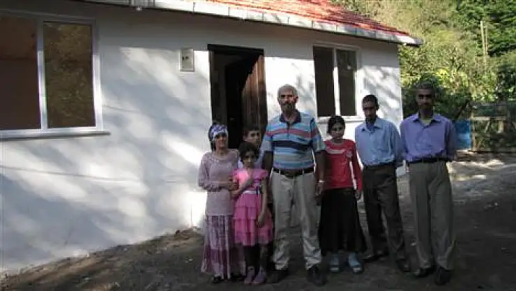 Salıpazarı Kaymakamlığı 6 Aileyi Ev Sahibi Yaptı