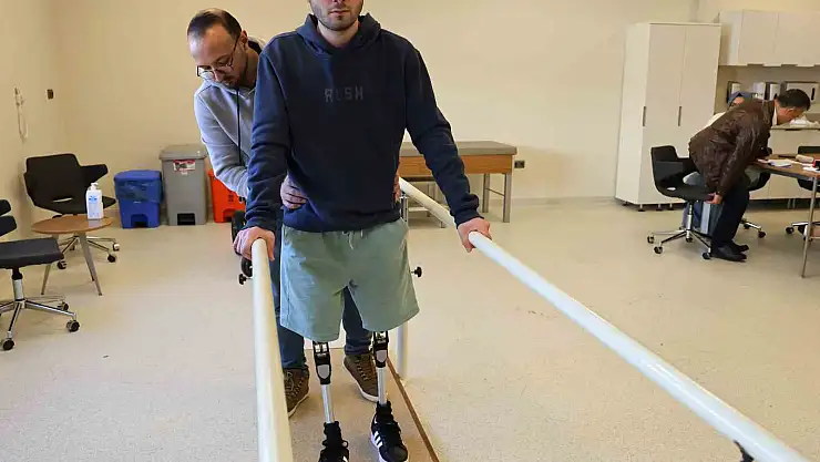 Protez Bacaklarına Kavuştu