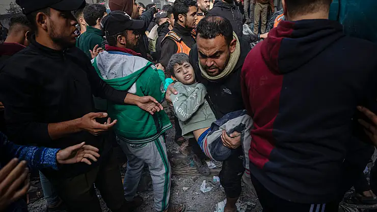 Gazze'de can kaybı 17 bin 700'e yükseldi