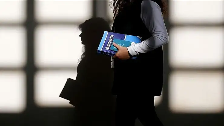 Vakıflar Genel Müdürlüğünün yükseköğrenim bursu 2 bin liraya çıkarıldı