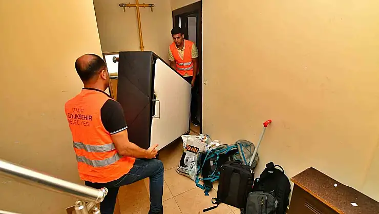 İzmir Belediyesinden Öğrencilere Nakliye Desteği