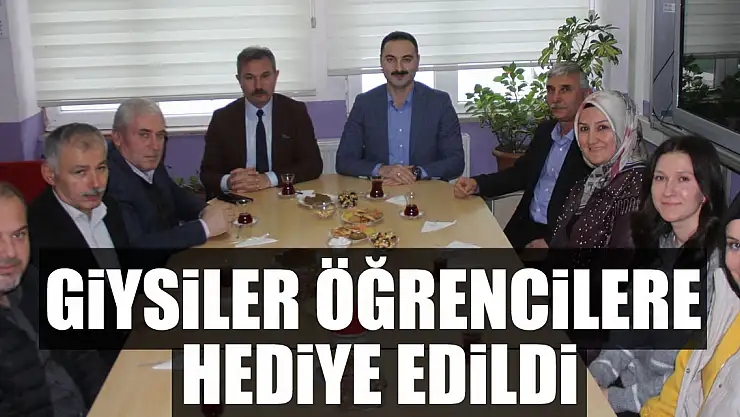 Giysiler Öğrencilere Hediye Edildi