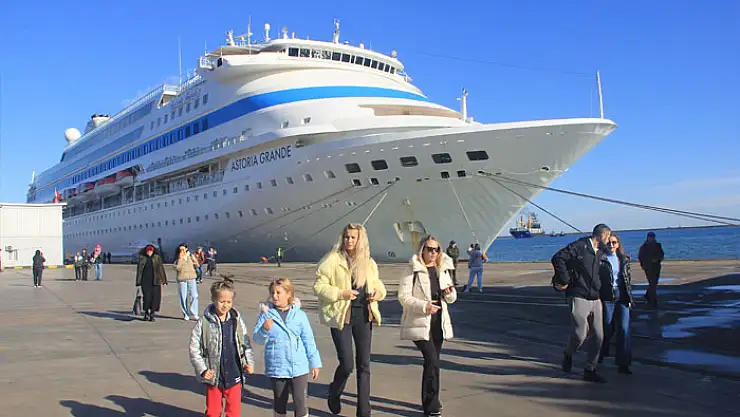 'Astoria Grande' kruvaziyeri 3. kez Samsun'da