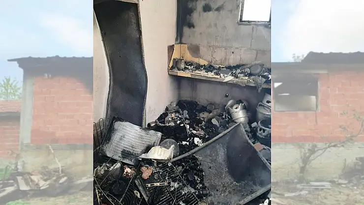 Yangında hem evini hem annesini kaybetti