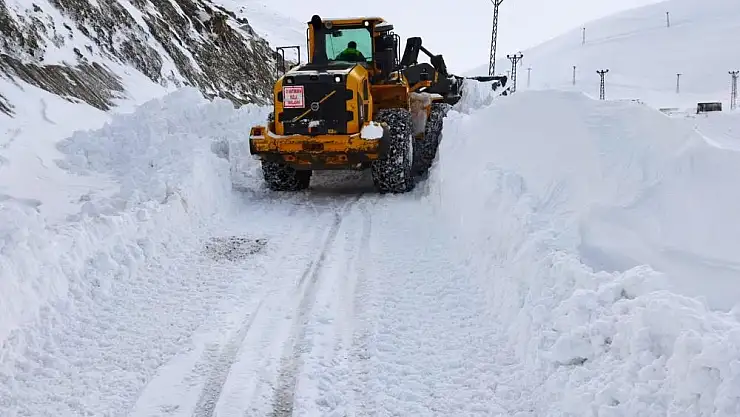 Kapanan yollar açılıyor