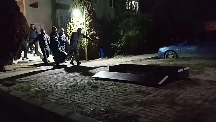 Arkadaşını öldürdü