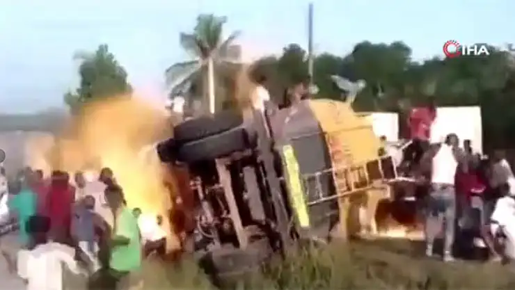 Liberya'da yakıt tankeri patlamadı, 40 kişi hayatını kaybetti