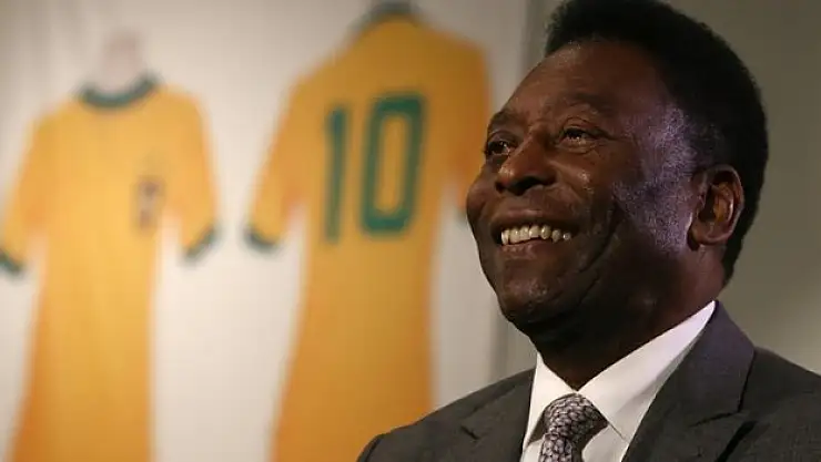 Pele, vefatının ilk yılında anılıyor