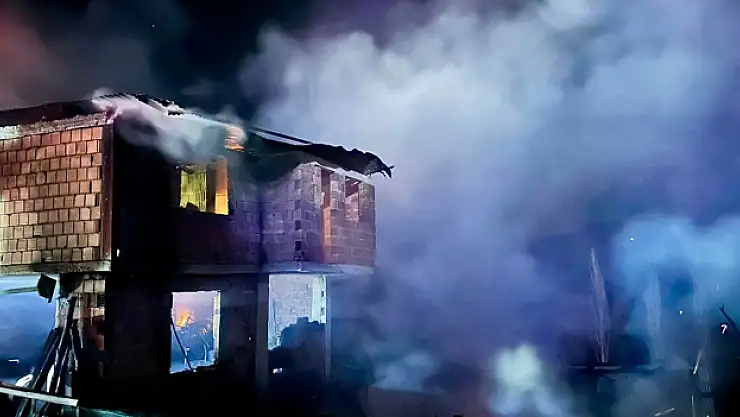 2 ev kullanılmaz hale geldi