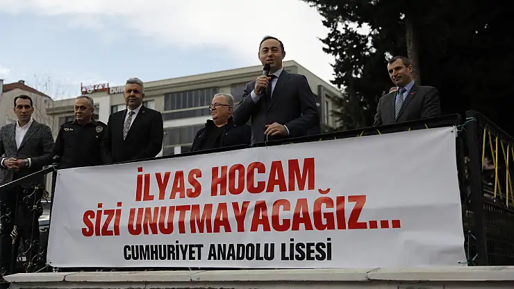 Öğretmenlerini Maskeyle Uğurladılar