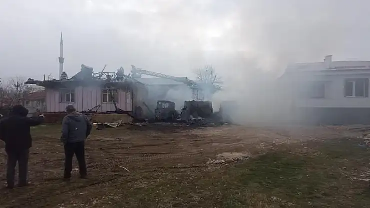 Elektrik Kontağından Yangın Çıktı