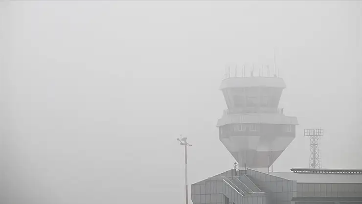 Uçak seferlerine sis engeli