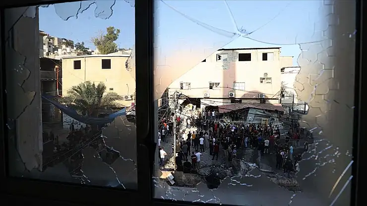 Batı Şeria'nın Tulkerim kentindeki baskınlarına ikinci gününde devam ediyor