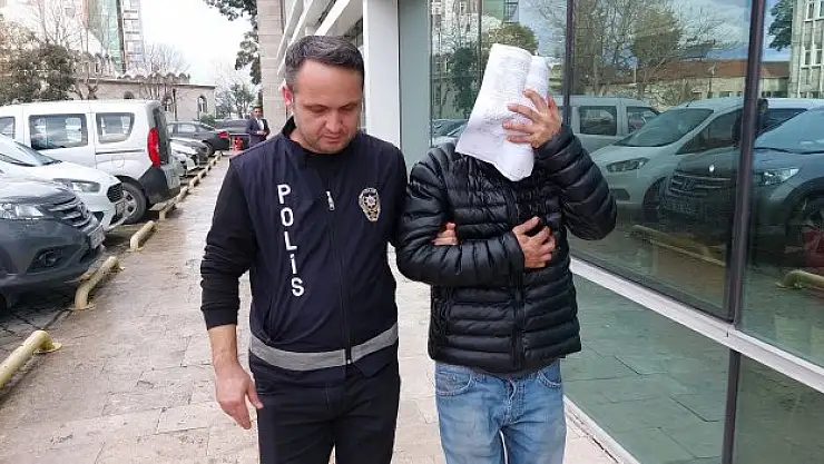 Kışlada hırsızlık yaparken yakalandı