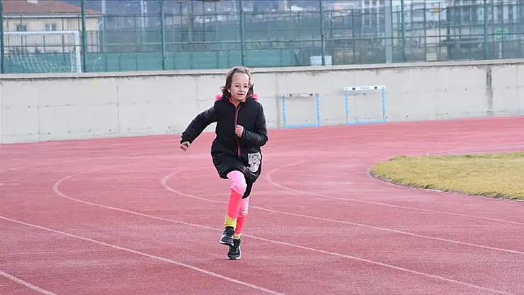 Otizmli Defne büyük hedefe koşuyor!