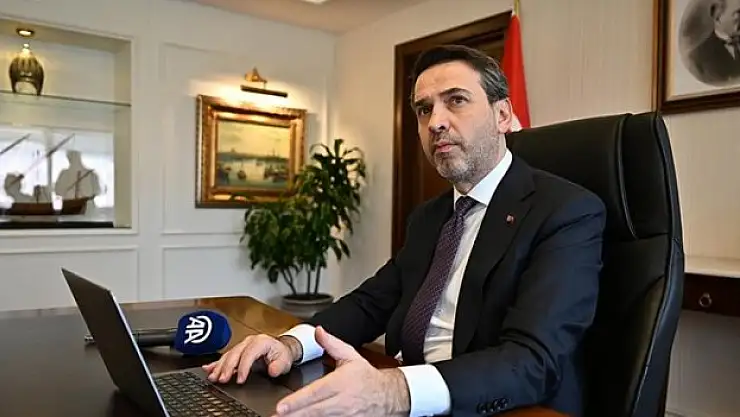 Bakanı Bayraktar, 'Madenciler' adlı kareye oy verdi