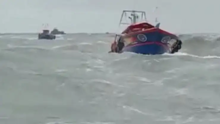 Tekne alabora oldu: 12'si çocuk 14 ölü