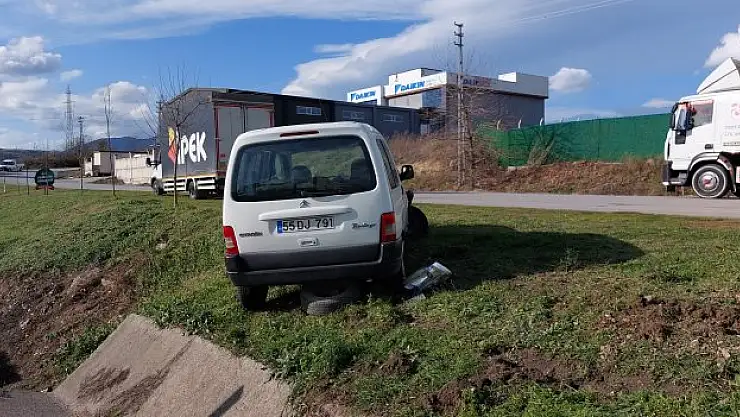 Yoldan çıkarak su kanalından geçti