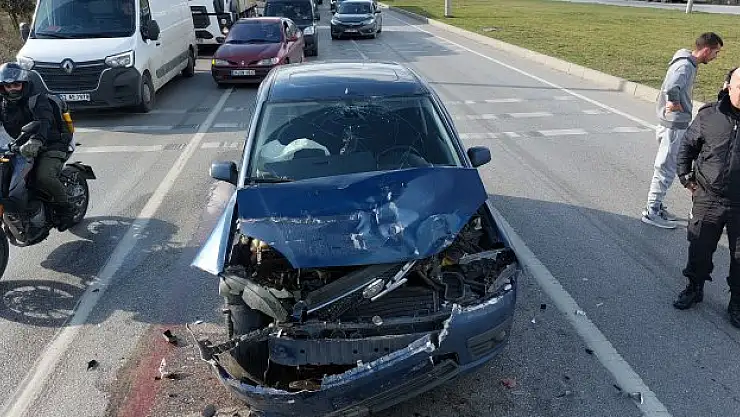 Kırmızı ışıkta duramadı