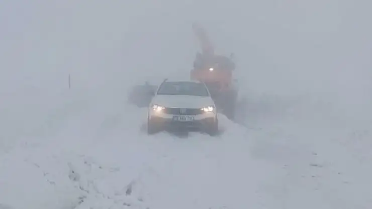 Muş'ta 22 araç içerisinde bulunan 69 kişi mahsur kaldı