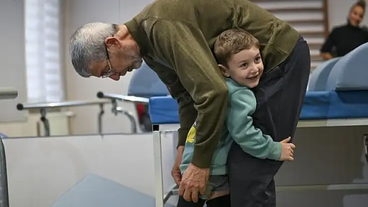 Oğlundan yadigar torunuyla yaşama tutundu