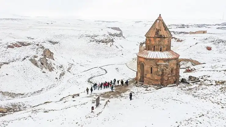 Ani Ören'de Beyaz Örtü