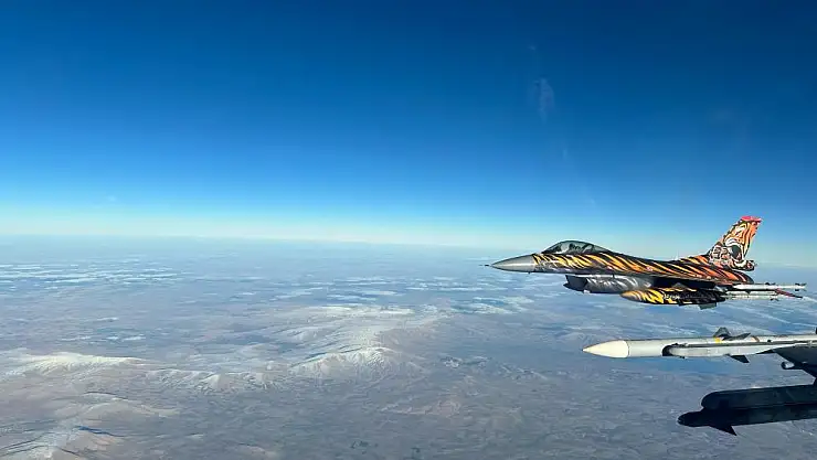 Türk savaş uçakları Kıbrıs'ın güneyinde