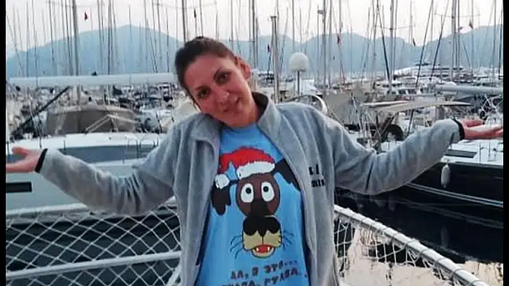 Genç kadın odasında ölü bulundu