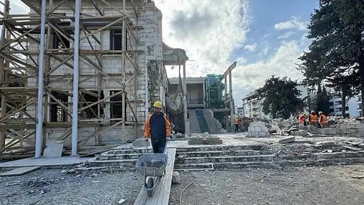 Tarihi meclis ve valilik binaları yeniden inşa edilecek