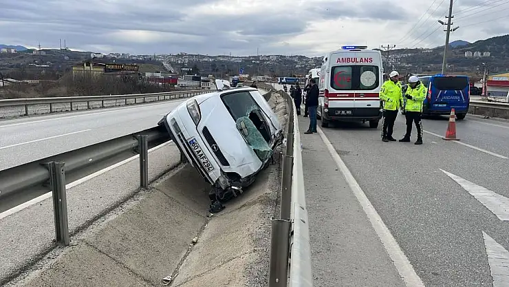 Bariyerde asılı kaldı