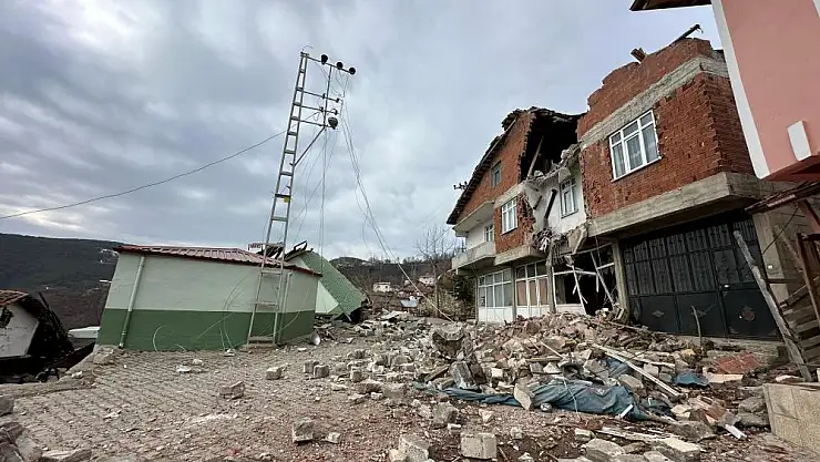 Heyelan nedeniyle 39 hane boşaltıldı