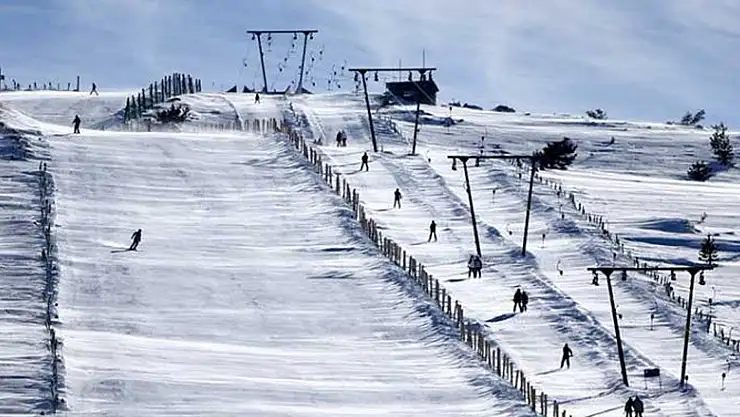 KAYAK MERKEZİNDE HAFTASONU YOĞUNLUĞU