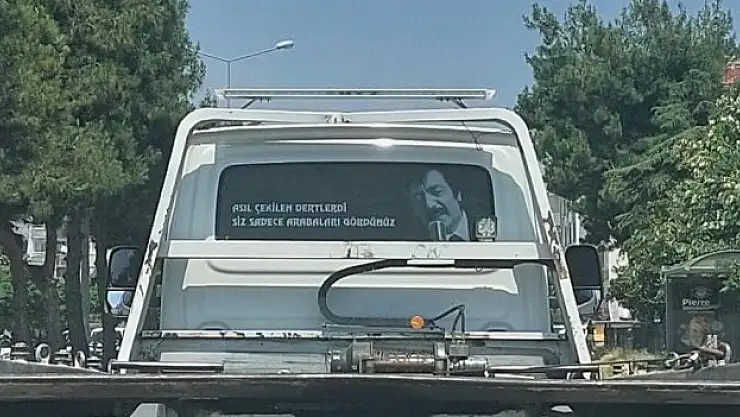 Kamyon arkası Yazılar Güldürdü