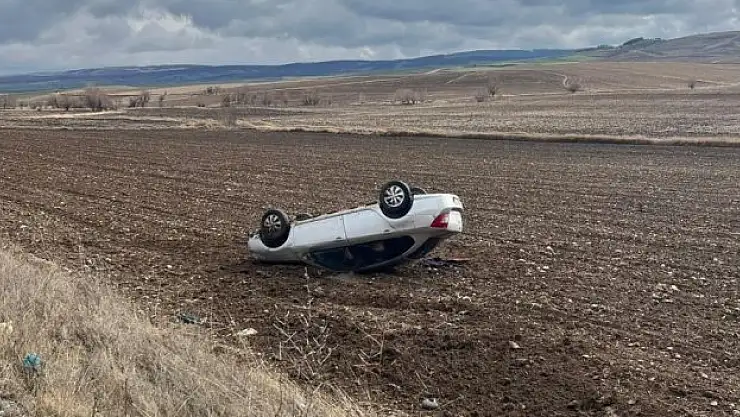 Kontrolden çıkan otomobil takla attı: 2 yaralı