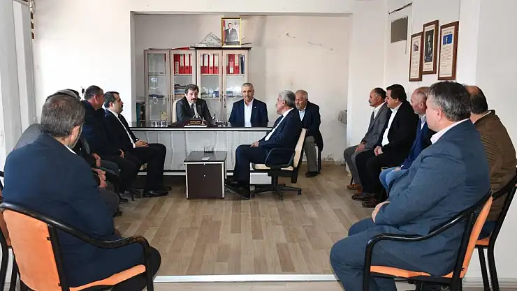 VALİ TAVLI, VEZİRKÖPRÜ'DE MUHTARLARLA BULUŞTU