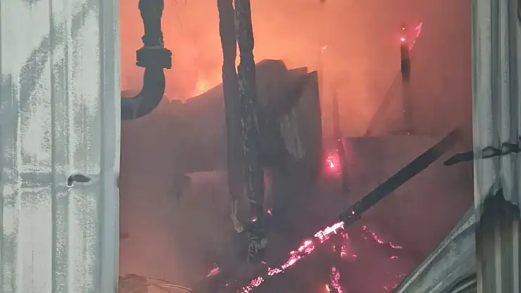 TAVUK ÇİFTLİĞİNDE YANGIN