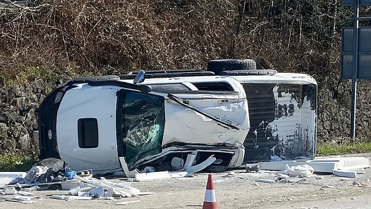 Kamyonetin devrildiği kazada, 1 kişi öldü,