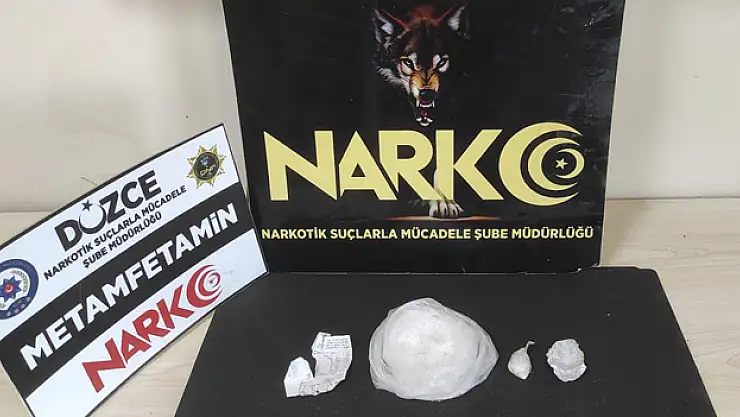 SENTETİK UYUŞTURUCUYA 3 TUTKLAMA