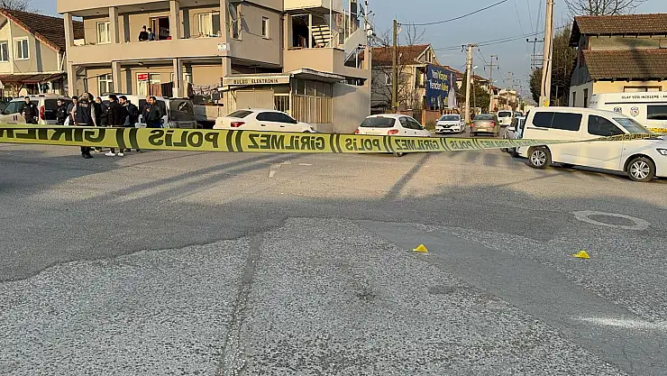 ARAÇTAN AÇILAN ATEŞ SONUCU YARALANDI