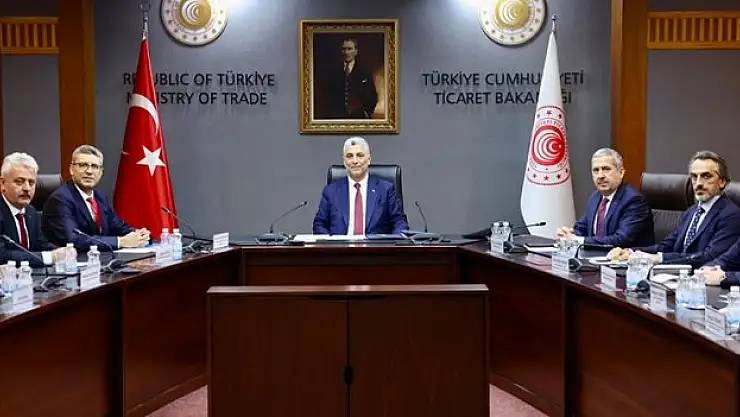 Ticaret Bakanı Bolat, bakkal esnafıyla bir araya geldi