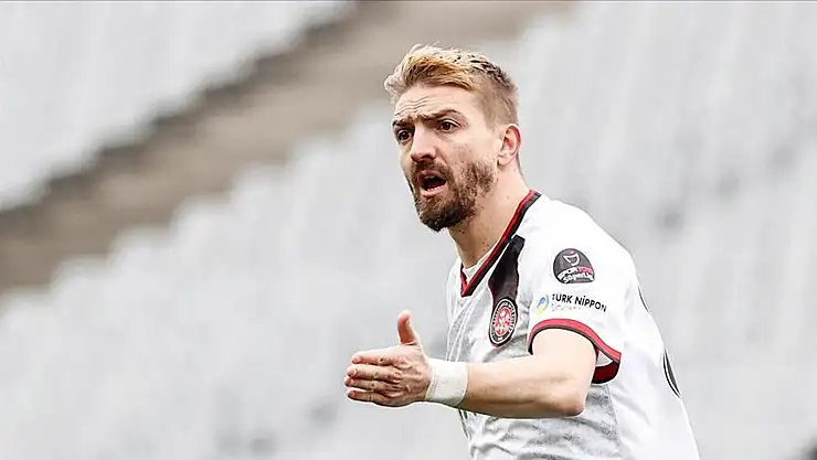 CANER ERKİN'E 6 MAÇ CEZA
