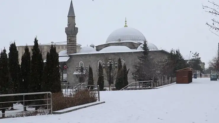Erzurum'da 133 yerleşim yerine ulaşım sağlanamıyor