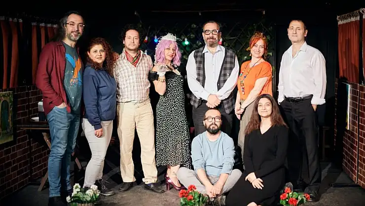 'Korona Günlerinde Aşk' Oyunu Sahnelendi