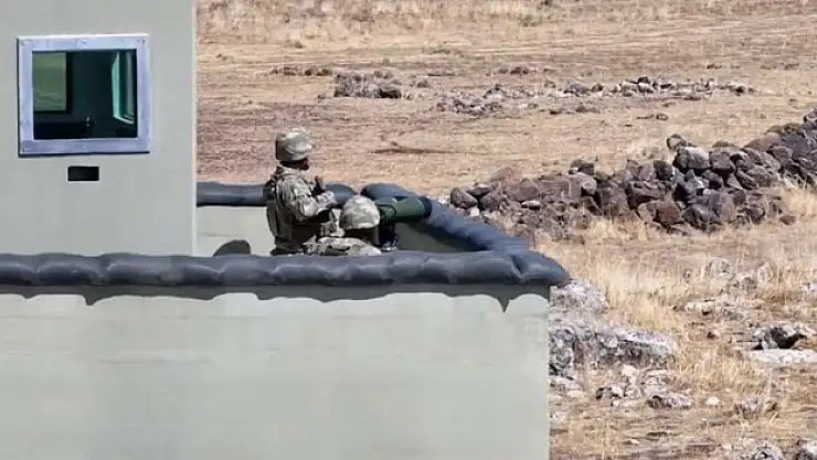 Sınırdan geçmeye çalışan 4'ü terörist 46 kişi yakalandı