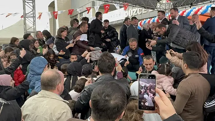 Alper Gezeravcı gençlerle buluştu